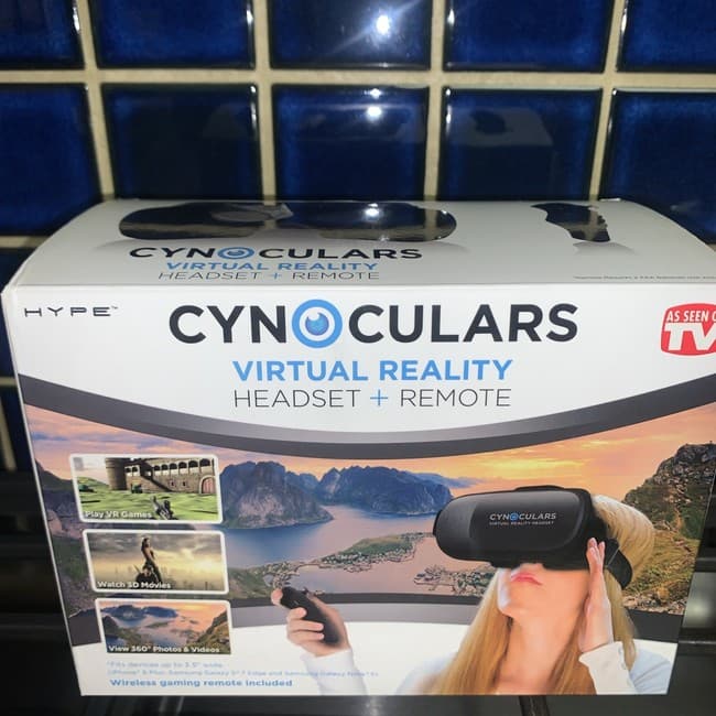 Cynoculars Virtual Reality Headset and Wireless Remote product image